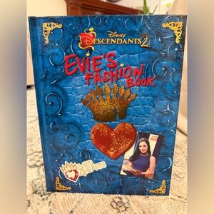 3/$10 Bundle Disney Descendants 2 Evie’s Fashion Book